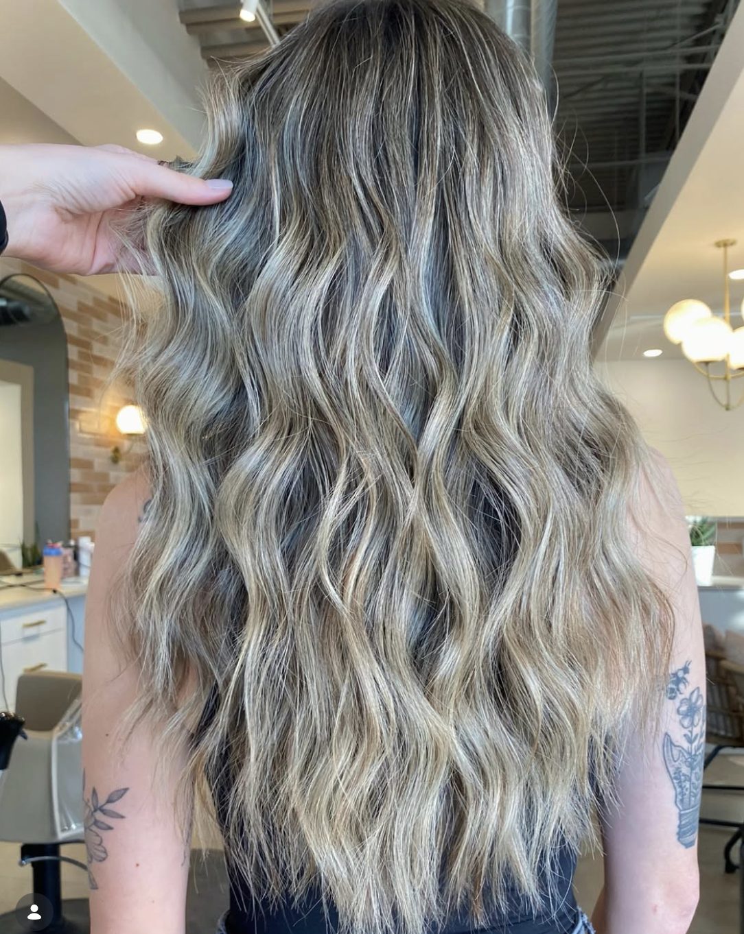Dimensional bronde balayage with extensions